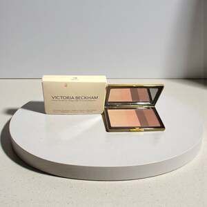 Victoria Beckham Beauty Smoky Eye Brick in Signature. NIB!